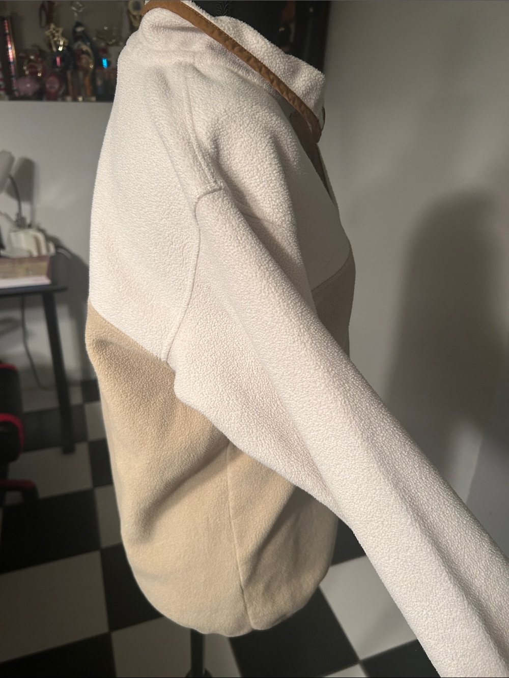 Patagonia Cream and Tan Snap-Placket Fleece Pullover - Picture 5 of 9